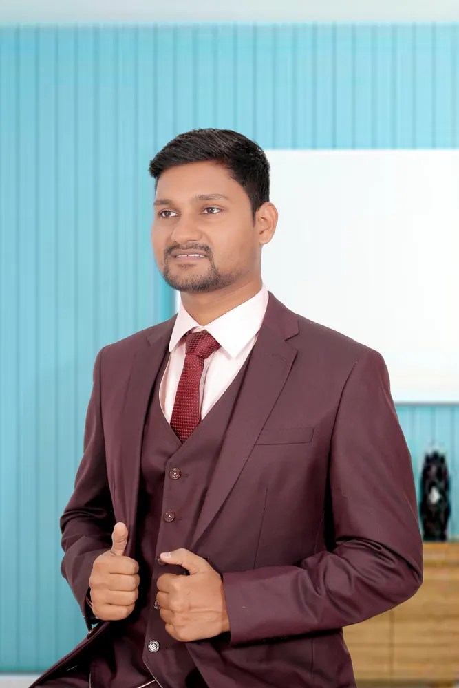 Corporate headshot photography for professionals in Noida